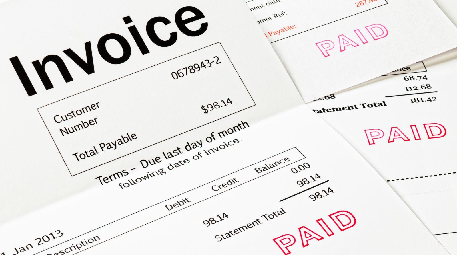 Is it legal to work through an invoice service in Israel?